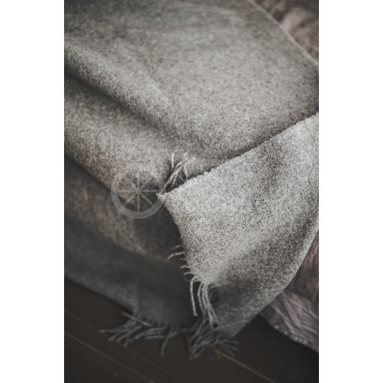 Wool blanket with fringes "Jaukumas" grey